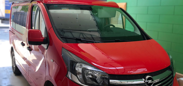 camperizacion-opel-vivario-mueble-cama-techo-elevable2