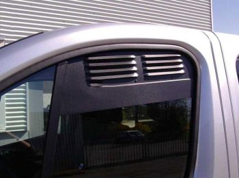 AIR VENT TRAFIC VIVARO CABINA 2014 3